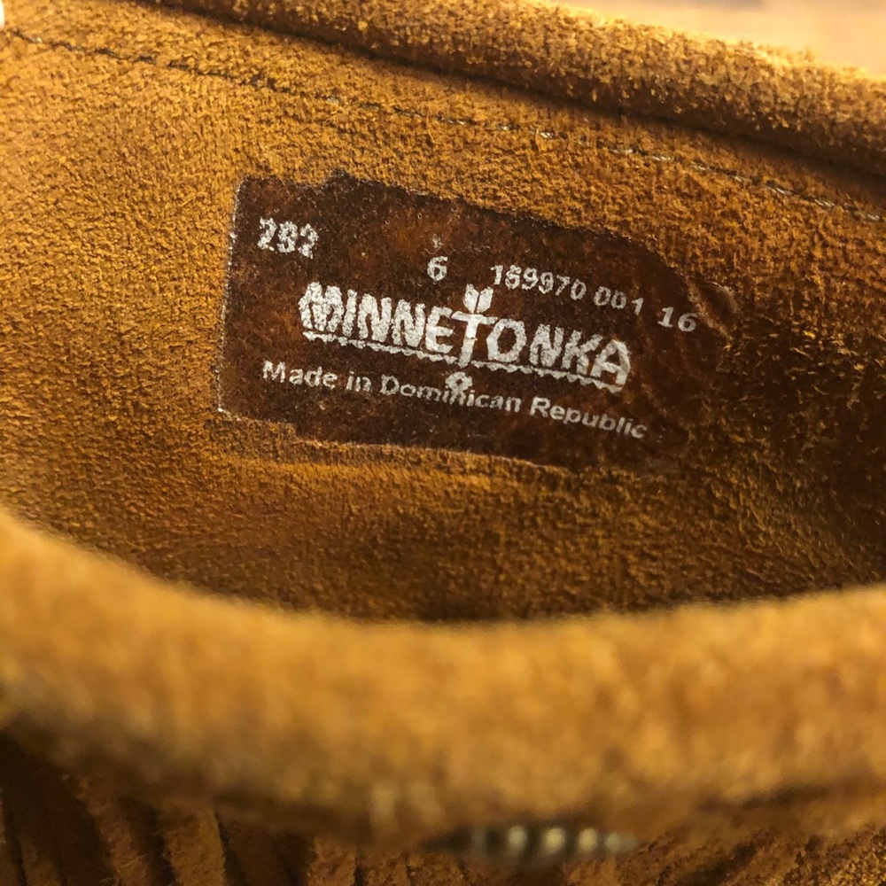 Minnetonka Fringe Back Zip Boots. - Picture 7 of 8